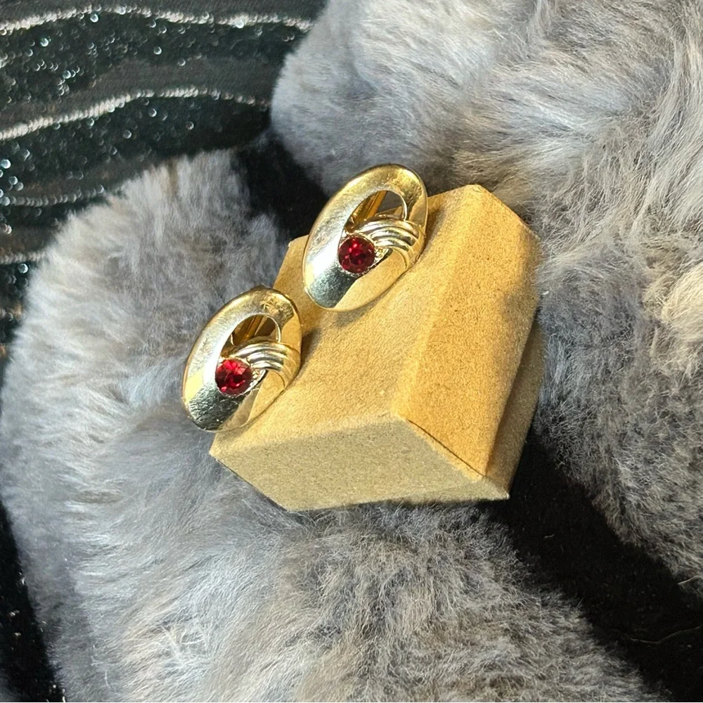 Men’s Vintage Swank gold plated red glass stone accent cuff links